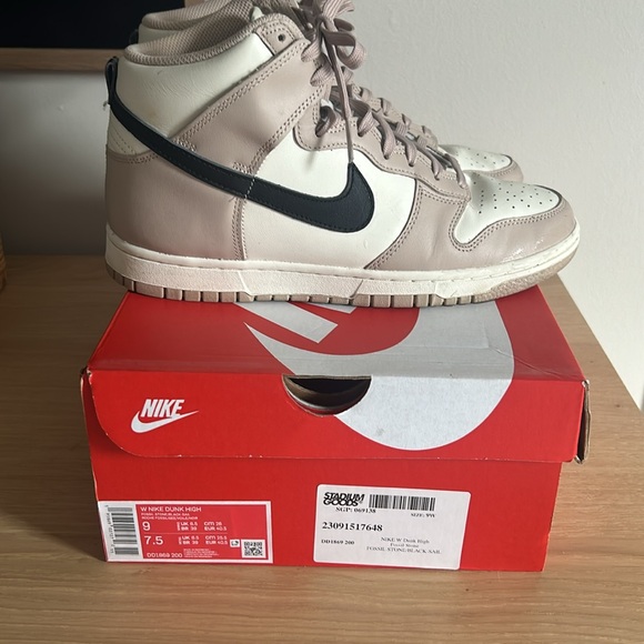 Nike
Dunk High "Fossil Stone" sneakers - Picture 4 of 5